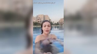 الحمام الساخن مع بزاز هدير البلوجر - سكس عربي